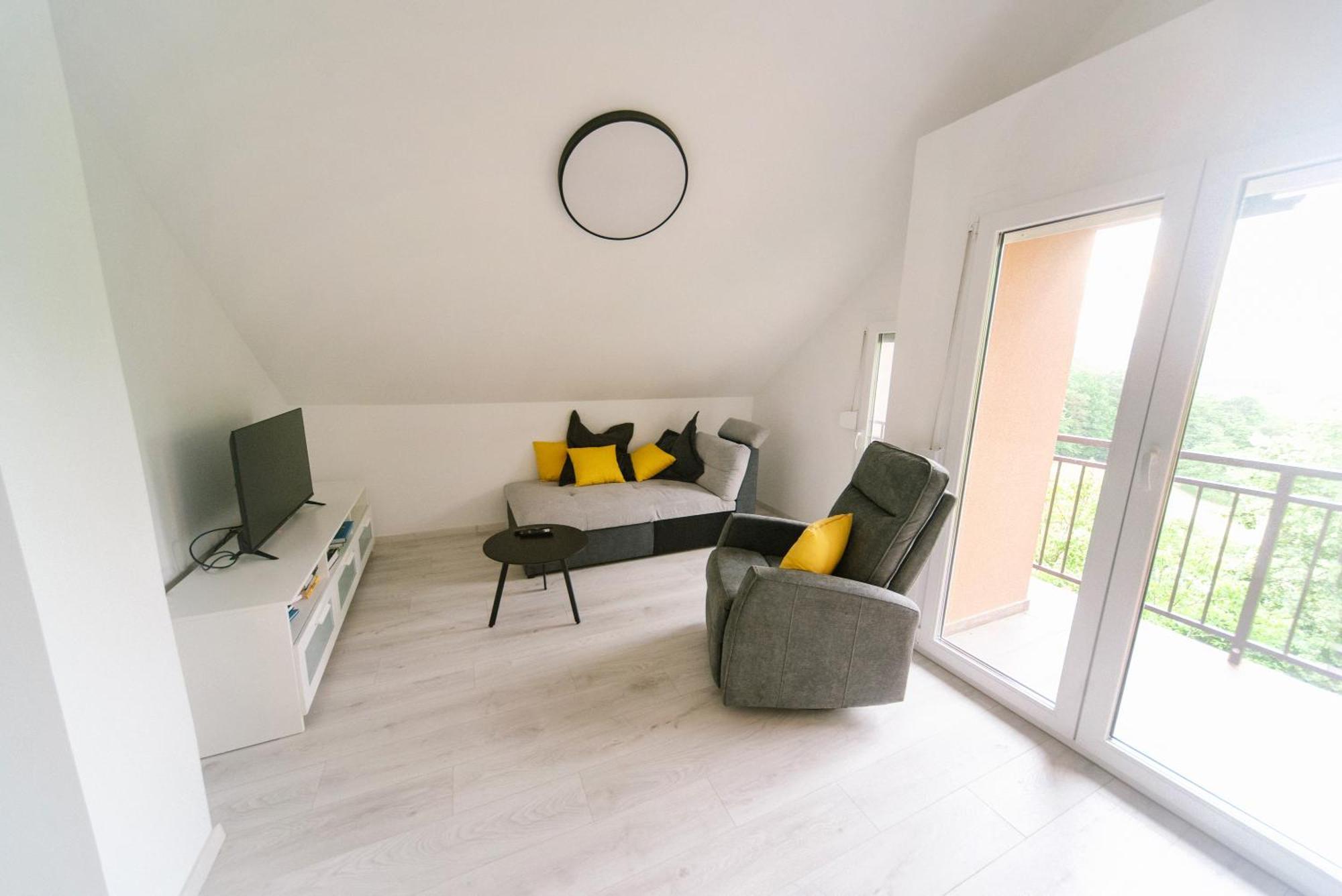 Appartamento Apartma Ro-Ze Bistrica ob Sotli Esterno foto